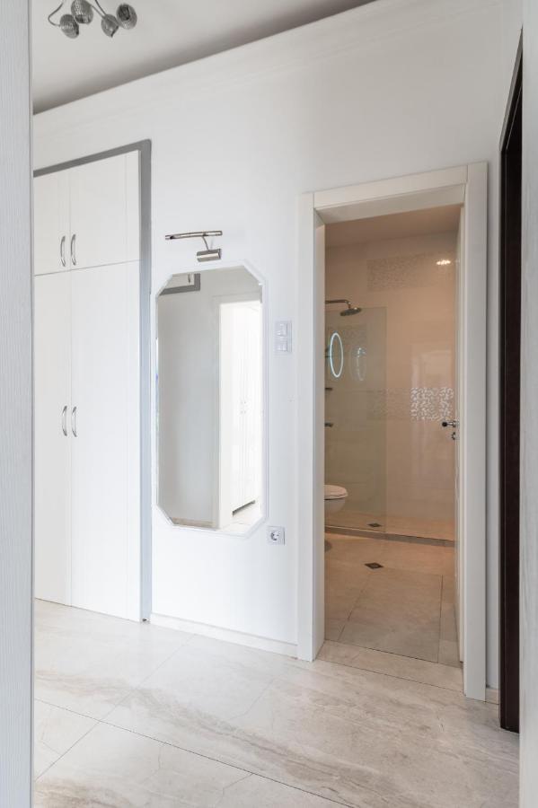 Vitosha Str 2Bd White & Blue Apt By Flat Mаnager Sofia Zewnętrze zdjęcie